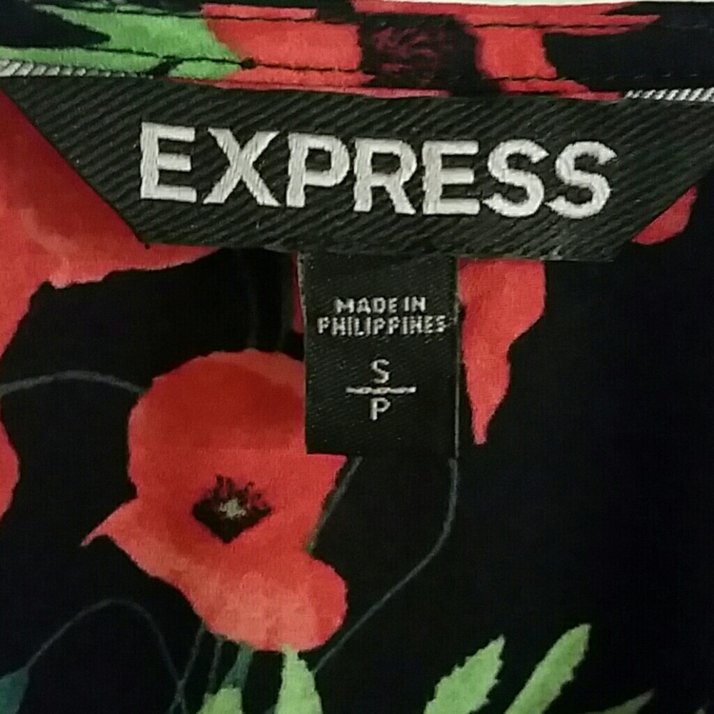 Express Cold Shoulder Top - Picture 4 of 6